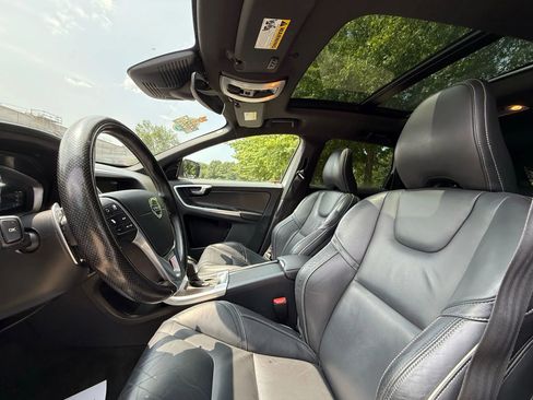 Used 2016 Volvo XC60 T6 R-Design Platinum w/ Climate Package image 9