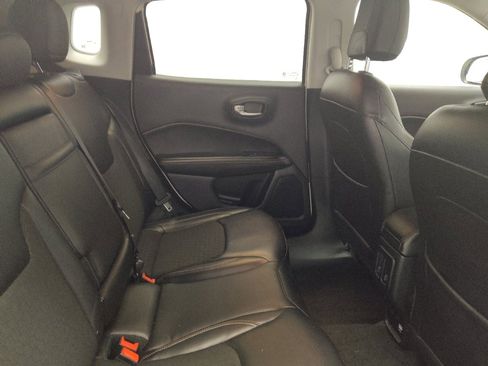 Used 2018 Jeep Compass Latitude w/ Popular Equipment Group image 19