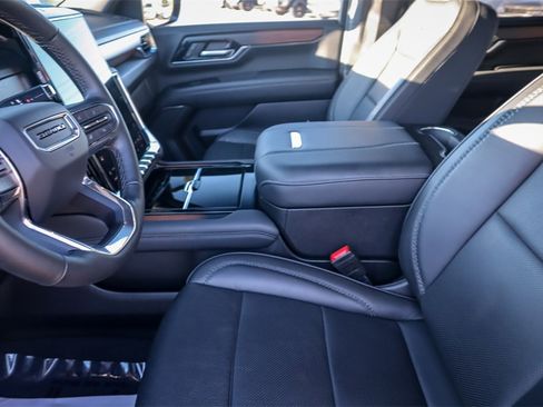 Used 2025 GMC Yukon Denali image 8