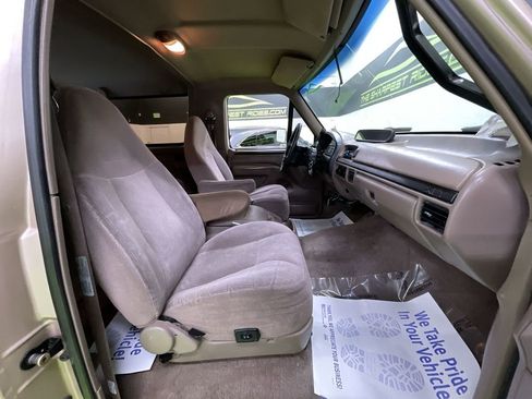Used 1996 Ford Bronco XLT image 27