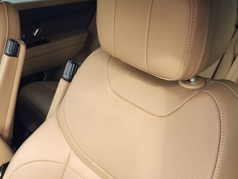 Used 2023 Land Rover Range Rover Sport SE image 15