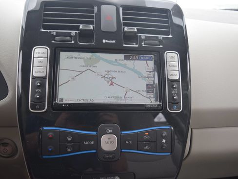 Used 2012 Nissan Leaf SL FWD image 11