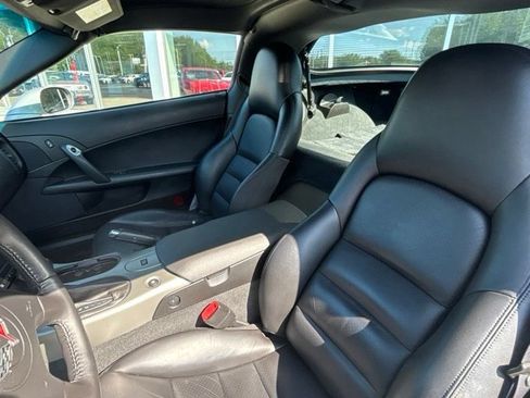Used 2005 Chevrolet Corvette Coupe w/ Preferred Equipment Group RWD image 13