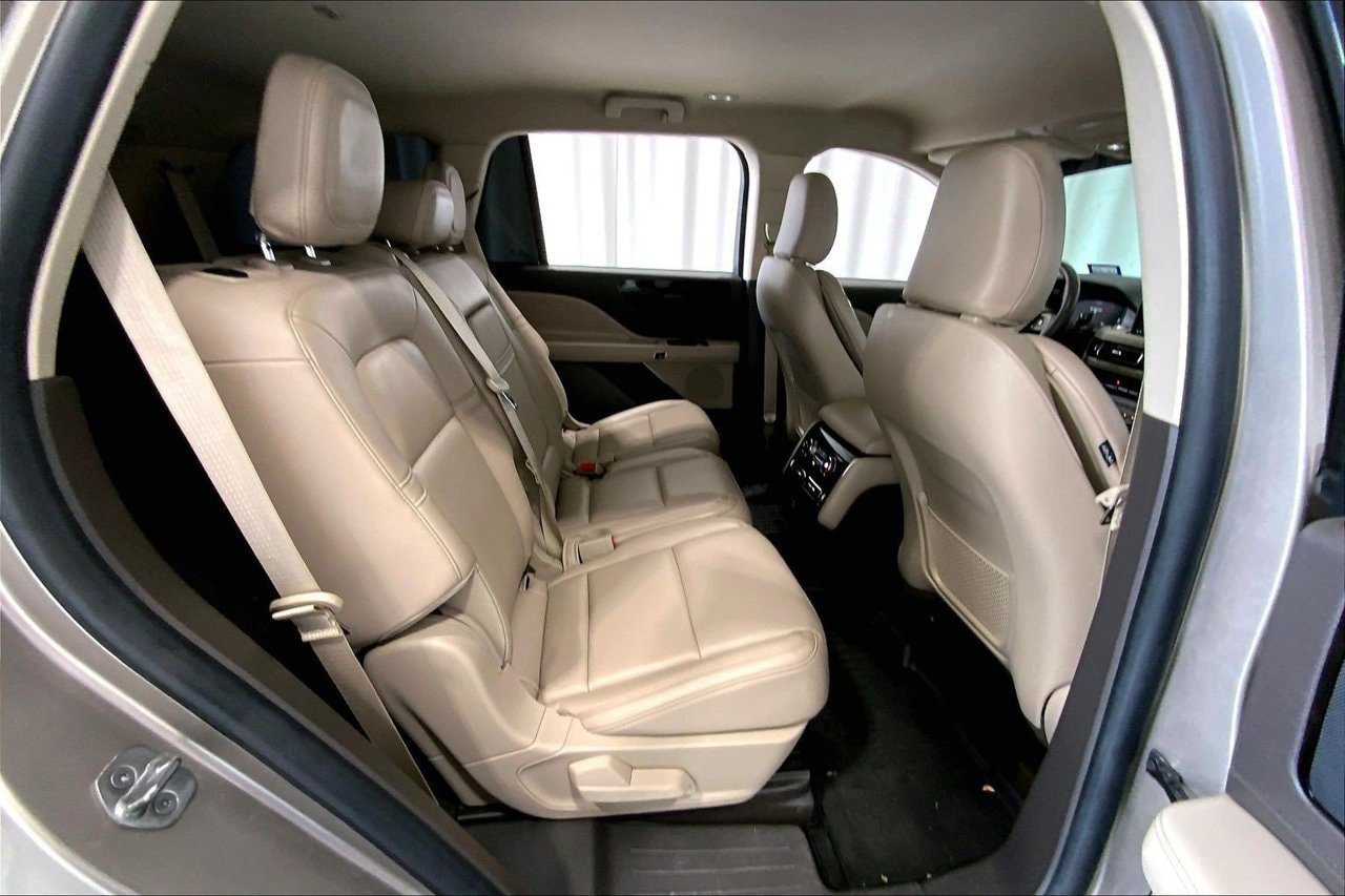 Used 2021 Lincoln Aviator 2WD image 25