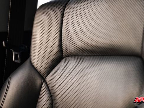 Used 2021 Lexus LX 570 4WD w/ Luxury Package image 24