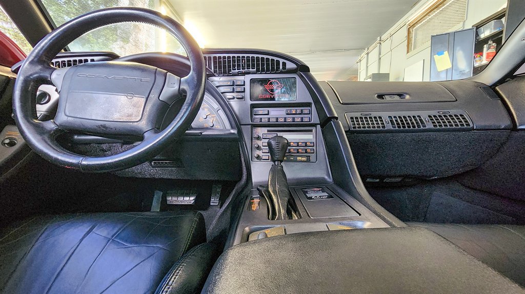 Used 1990 Chevrolet Corvette Coupe RWD image 14