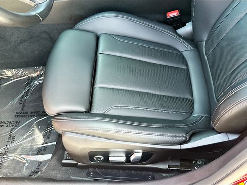 Used 2023 BMW 330i Sedan w/ M Sport Package RWD image 19