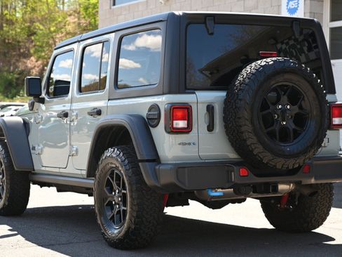 Used 2024 Jeep Wrangler Unlimited AWD/4WD image 3