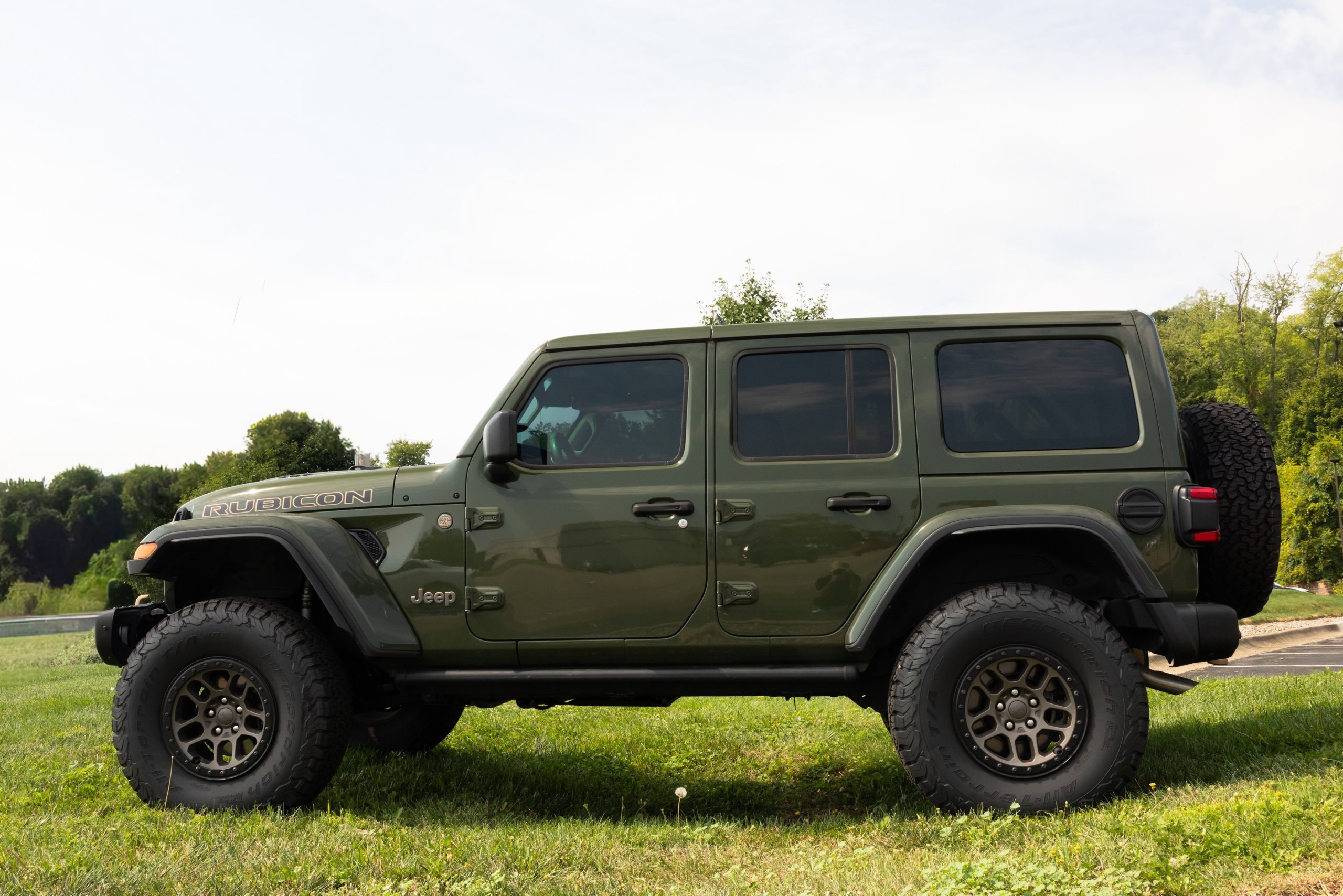 Used 2022 Jeep Wrangler Unlimited Rubicon w/ Xtreme Recon 35" Tire Package AWD/4WD image 9