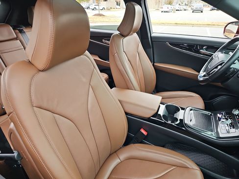 Used 2022 Lincoln Nautilus Reserve w/ Equipment Group 201A image 10