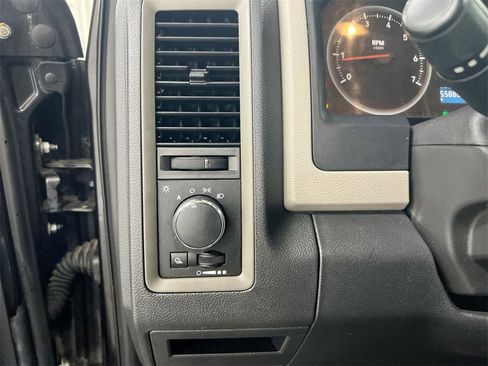 Used 2010 Dodge Ram 1500 Truck ST w/ SXT Appearance Group image 16