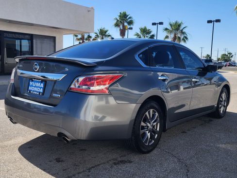 Used 2015 Nissan Altima 2.5 S w/ Special Edition Package FWD image 5