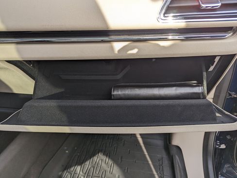 Used 2020 Lincoln Navigator L Reserve w/ Equipment Group 201A Reserve image 38