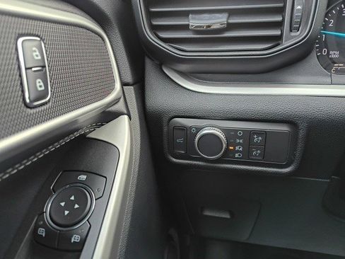 Used 2022 Ford Explorer XLT image 22