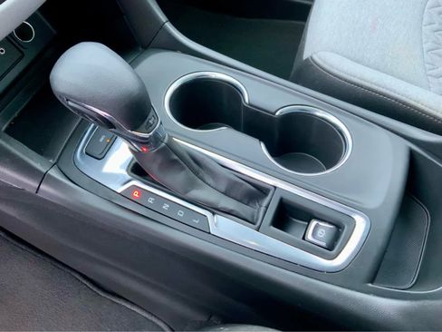 Certified 2022 Chevrolet Equinox LS image 41