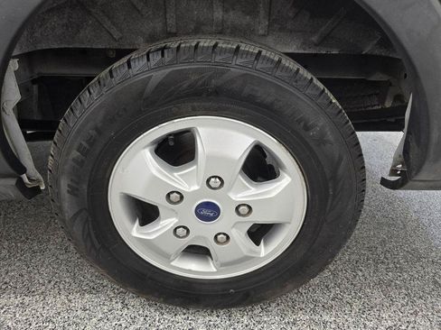 Used 2018 Ford Transit 150 130 Low Roof RWD image 25