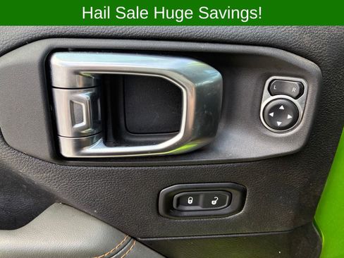 Used 2025 Jeep Gladiator Mojave AWD/4WD image 5