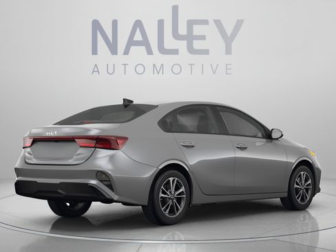 Used 2023 Kia Forte LXS w/ LXS Technology Package FWD image 3