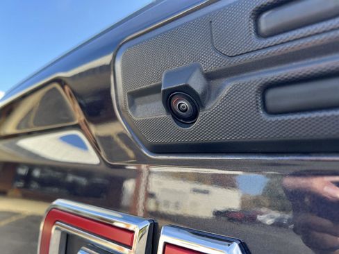 Used 2024 GMC Sierra 2500 AT4 w/ AT4 Preferred Package image 8