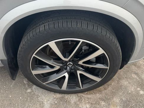 Used 2024 Volvo XC90 B5 Plus w/ Protection Package Premier AWD/4WD image 9