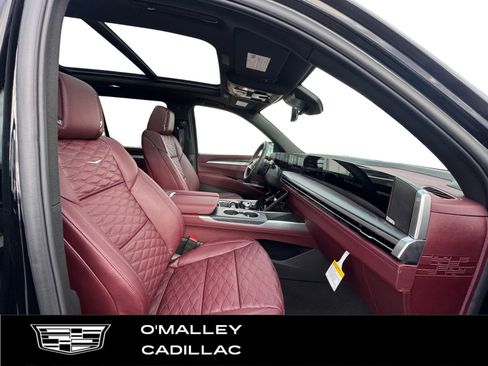 New 2026 Cadillac Escalade Luxury w/ LPO, Radiant Package image 14