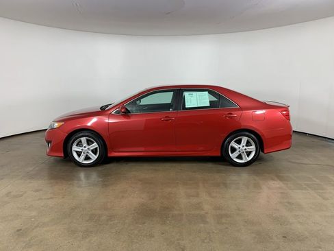 Used 2013 Toyota Camry SE FWD image 16