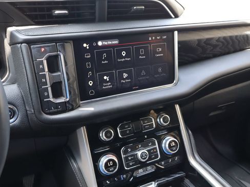 Used 2023 GMC Yukon Denali RWD image 8