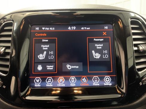 Used 2019 Jeep Compass Limited image 10