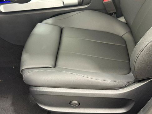 New 2025 Mercedes-Benz GLB 250 4MATIC image 15