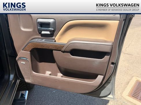Used 2018 GMC Sierra 2500 Denali w/ Duramax Plus Package AWD/4WD image 24