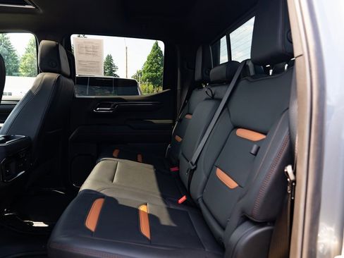 Used 2024 GMC Sierra 1500 AT4 w/ Technology Package image 21