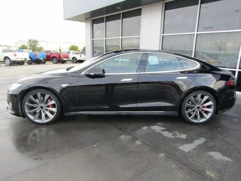 Used 2015 Tesla Model S 85D image 4