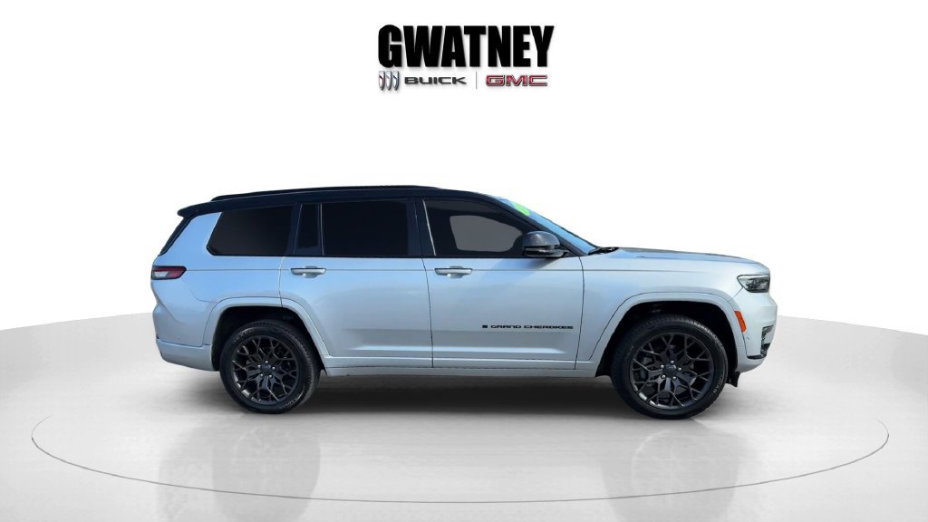 Used 2023 Jeep Grand Cherokee L Summit w/ Advanced Protech Group IV AWD/4WD image 4
