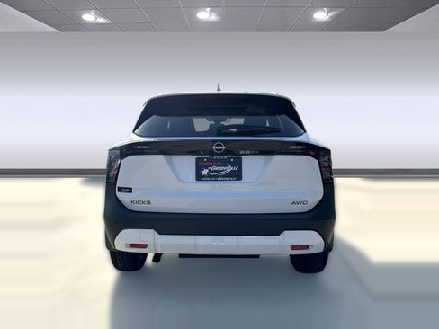 New 2025 Nissan Kicks SV w/ SV Premium Package image 9