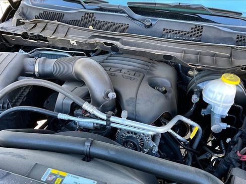 Used 2019 RAM 1500 Classic SLT image 31