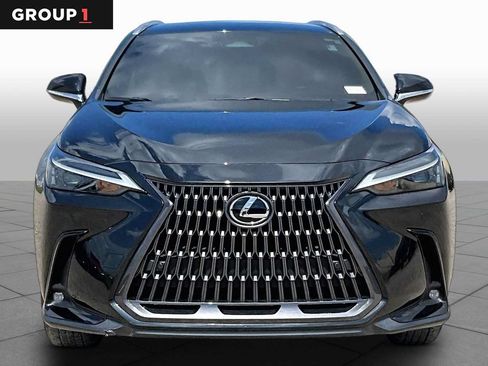 Used 2025 Lexus NX 250 FWD image 4