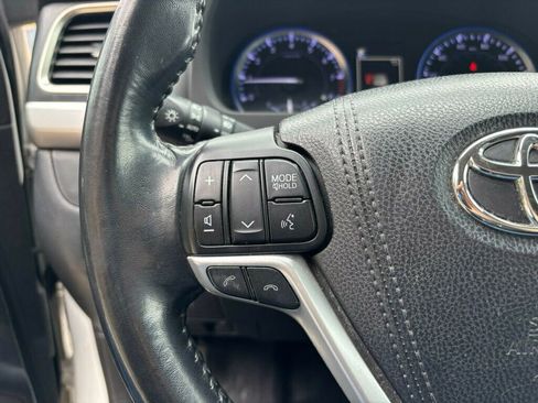 Used 2018 Toyota Highlander XLE image 39