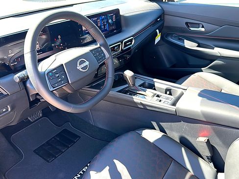 New 2026 Nissan Sentra SR w/ SR Premium Package image 9