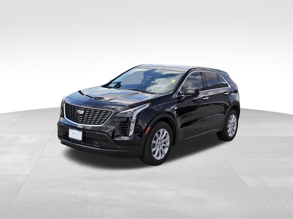 Certified 2023 Cadillac XT4 Luxury FWD image 2
