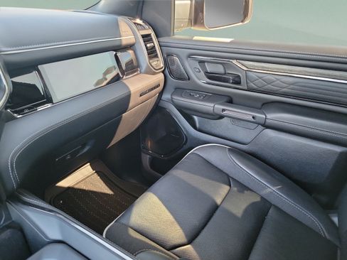 Used 2025 RAM 1500 Limited AWD/4WD image 21