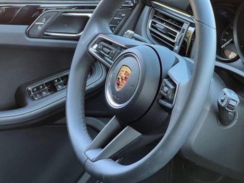 Certified 2026 Porsche Macan AWD/4WD image 36