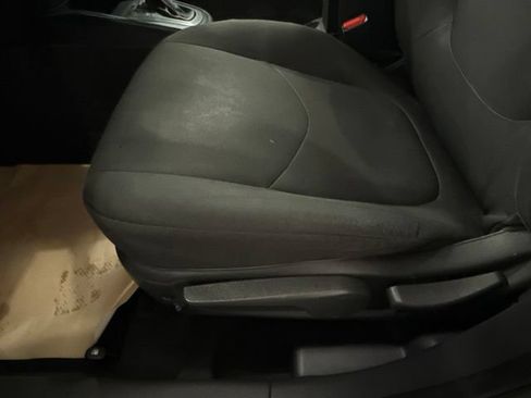 Used 2011 Kia Soul + w/ Audio Pkg FWD image 8