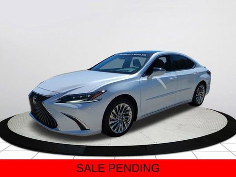 Certified 2022 Lexus ES 350 Ultra Luxury w/ Accessory Package 2 FWD image 8