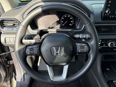 Certified 2025 Honda Pilot EX-L image 11