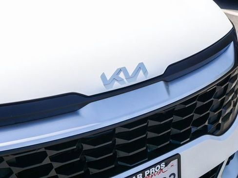 Certified 2025 Kia Sportage LX AWD/4WD image 12