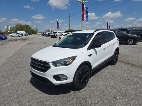 Used 2018 Ford Escape SE w/ SE Sport Appearance Package AWD/4WD image 9