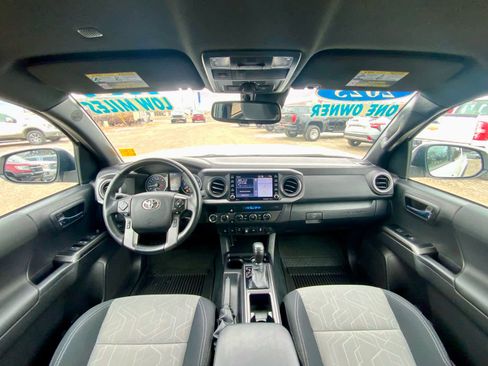 Used 2023 Toyota Tacoma TRD Off-Road w/ Technology Package image 32