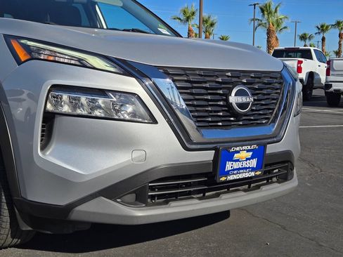 Used 2023 Nissan Rogue SV FWD image 8