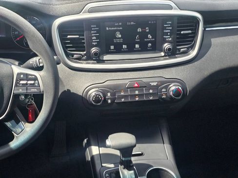 Used 2019 Kia Sorento L FWD image 16