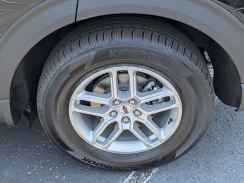 New 2026 Ford Explorer Active RWD image 18